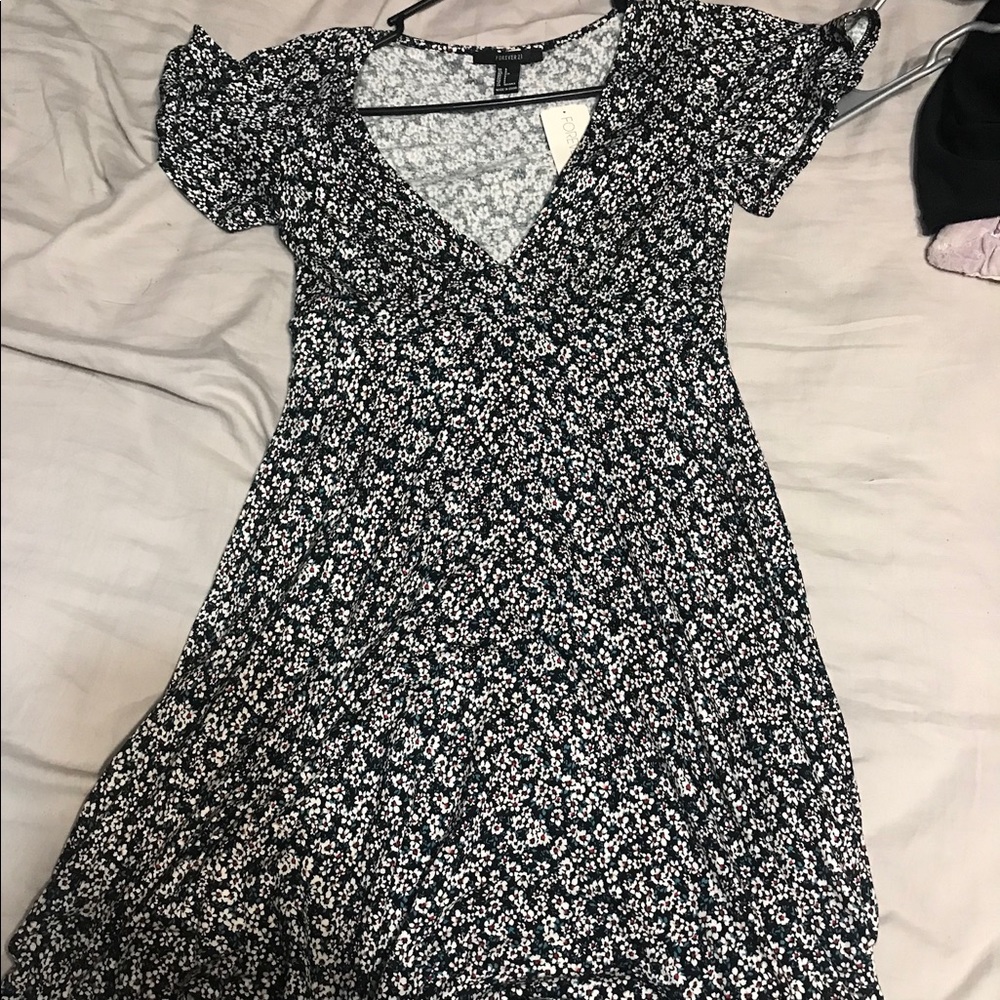 Dress - Picture 2 of 2